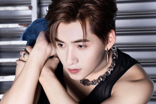 Hùng Huỳnh bị tố bắt chước Jungkook