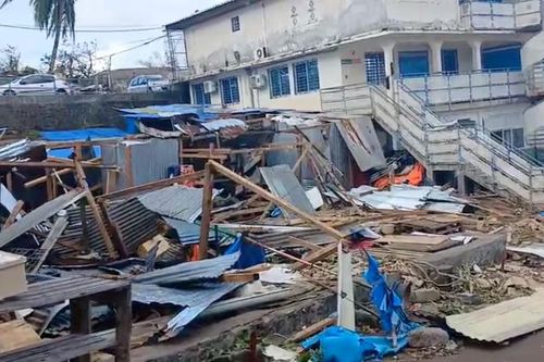 Lực lượng cứu hộ Mayotte, Pháp, khẩn trương tìm người sống sót và cứu trợ sau bão Chido