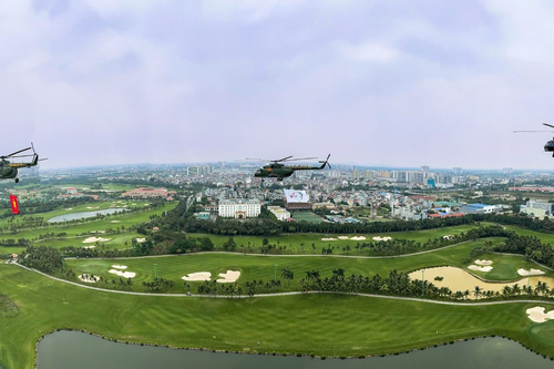 Triển lãm Quốc phòng quốc tế Việt Nam 2024: Những lá cờ Tổ quốc trên bầu trời