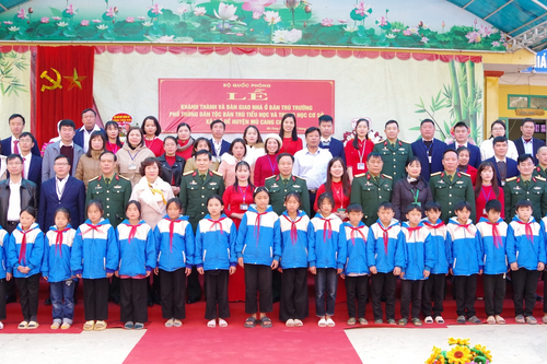 Bộ Quốc phòng khánh thành và bàn giao nhà ở bán trú tại xã Mồ Dề, huyện Mù Cang Chải