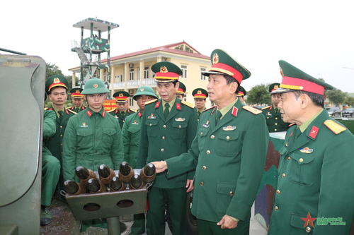 Trung tướng Hà Thọ Bình kiểm tra trực sẵn sàng chiến đấu tại các đơn vị