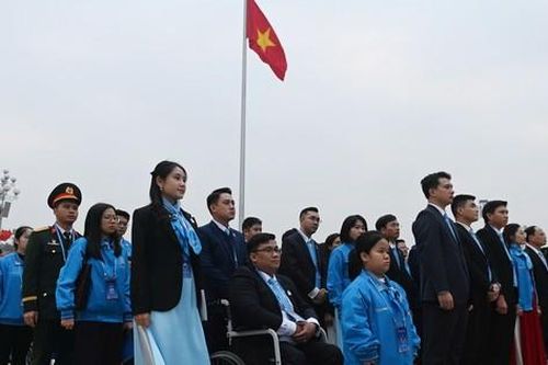 Tuổi trẻ Việt Nam báo công dâng Bác trước thềm Đại hội Đại biểu Hội LHTN Việt Nam