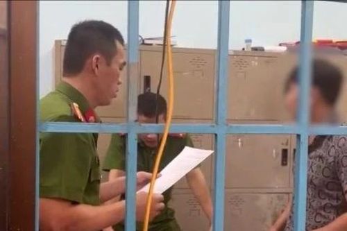 Bắt giữ đối tượng làm giả 29 giấy chứng nhận quyền sử dụng đất