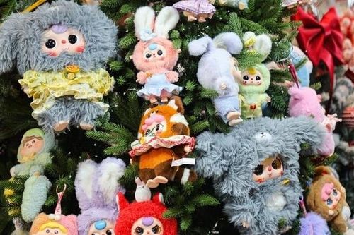 Giới trẻ phát sốt với cây thông Noel 'túi mù' giá tiền triệu