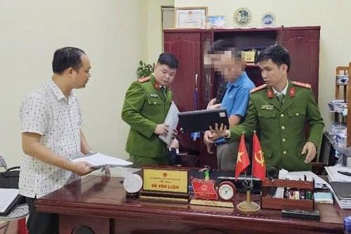 Chủ tịch phường ở Bắc Giang bị khởi tố vì nhận hối lộ