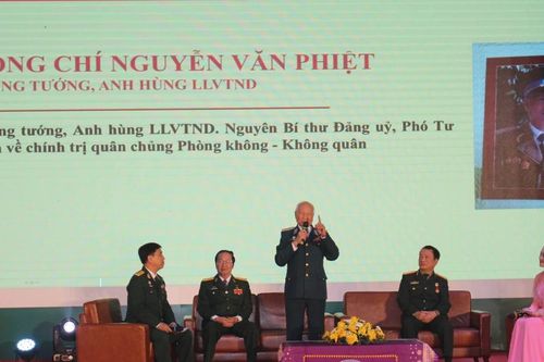 Giao lưu Tự hào truyền thống Quân đội Nhân dân Việt Nam Anh hùng