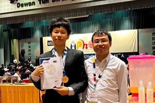 Hành trình giành Huy chương Đồng Olympic Vật lý Châu Á của nam sinh xứ Nghệ