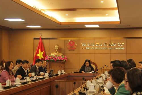Lực lượng cán bộ nữ trở thành điểm tựa tinh thần cho gia đình và cơ sở GD