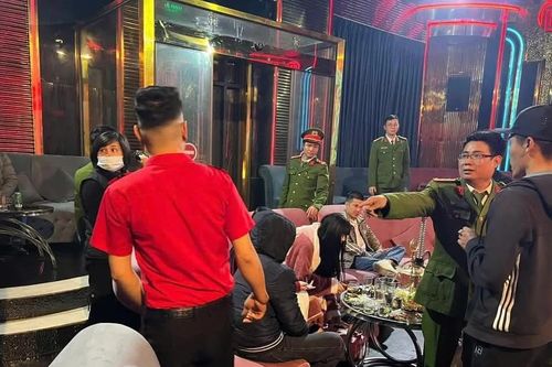 Đột kích quán bar ở Vĩnh Phúc phát hiện 7 'tay chơi' dương tính ma túy