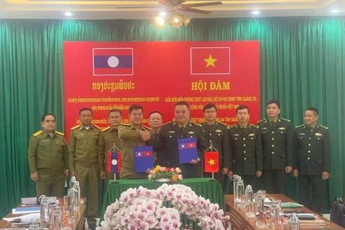 Việt Nam-Lào: Tăng cường hợp tác bảo đảm an ninh tại cặp Cửa khẩu quốc tế Lao Bảo - Densavan