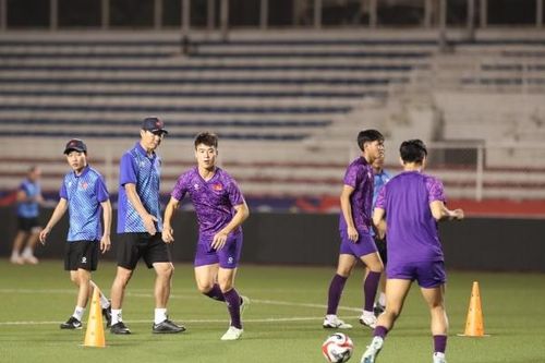 Trọng tài người Uzbekistan điều khiển trận tuyển Philippines gặp Việt Nam