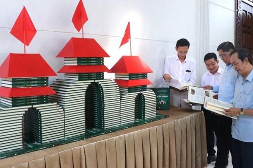 Ra mắt bộ sách 'Địa chí Kiên Giang'