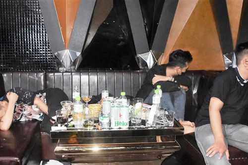 Đột kích quán bar ở Quảng Nam, tạm giữ 12 đối tượng liên quan đến ma túy