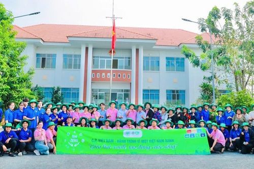 C.P. Việt Nam tiếp tục đồng hành cùng tỉnh Đồng Tháp xây kè xanh giữ đất, chống sạt lở bờ sông