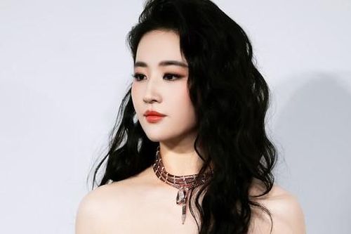 Lưu Diệc Phi chơi trội, Dương Mịch - Lưu Thi Thi không nhường nhau