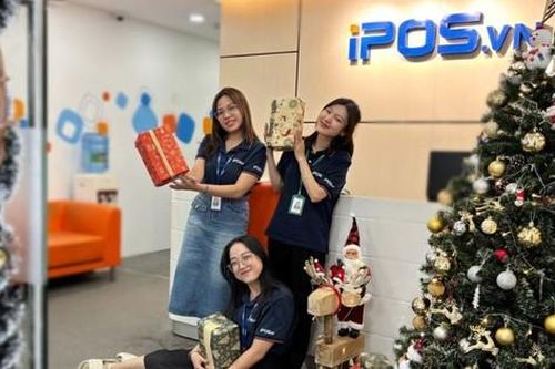 Văn phòng iPOS.vn TP.HCM trang hoàng đón giáng sinh