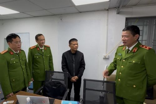 Hà Nội: Khoan giếng lấy nước để đóng chai, đóng bình mang bán