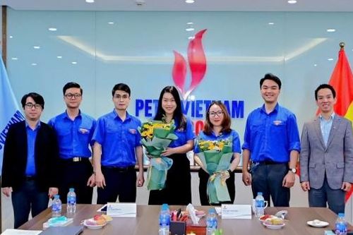 Chi đoàn PQPOC: Trí tuệ, bản lĩnh, tự tin trở thành thế hệ kế cận của 'những người đi tìm lửa'