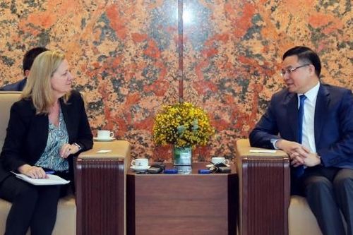 Chủ tịch HĐTV Petrovietnam Lê Mạnh Hùng tiếp Giám đốc World Bank tại Việt Nam
