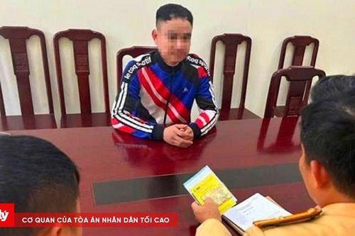 Xử phạt, tước bằng lái của tài xế dừng xe ngược chiều ở Hà Tĩnh