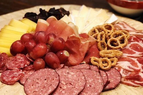 Người đàn ông trẻ mắc ung thư di căn, bác sĩ khuyên tránh xa 2 loại thịt