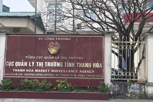 Thu hồi thẻ kiểm tra thị trường của Cục trưởng Cục Quản lý thị trường Thanh Hóa