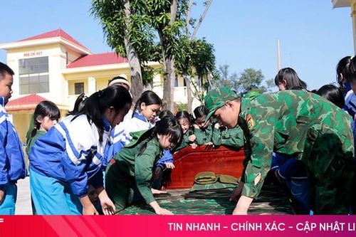 Học sinh Nghi Xuân hào hứng trải nghiệm 'Chúng em làm chiến sĩ nhí'