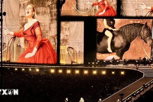 Bản hit 'Million Years Ago' của Adele có thể bị cấm trên toàn cầu