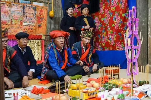 Tìm cách xây dựng Làng Văn hóa thành địa chỉ lắng đọng tinh thần 54 dân tộc