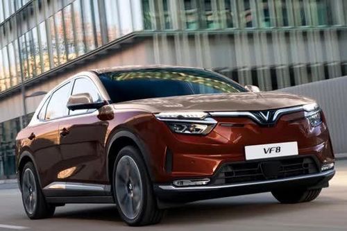 VinFast VF 8: Xe 'xịn' nhất hạng D nhưng giá hạng C