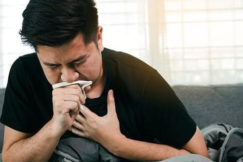Sáng ngủ dậy khạc ra đờm màu đen là bệnh gì? Có nguy hiểm không?