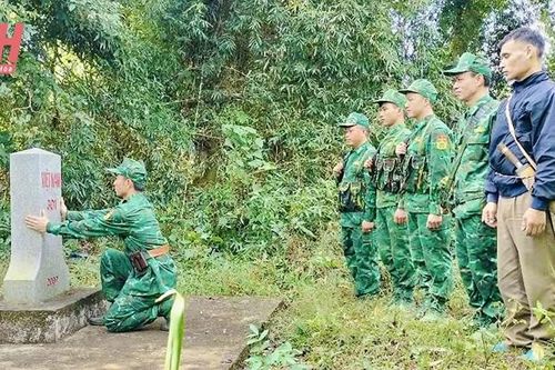Vững biên cương từ thế trận lòng dân