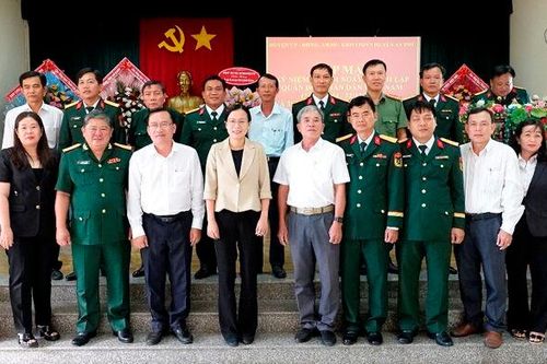 Huyện An Phú họp mặt lực lượng vũ trang