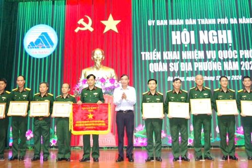 Xây dựng lực lượng vũ trang 'mẫu mực tiêu biểu'