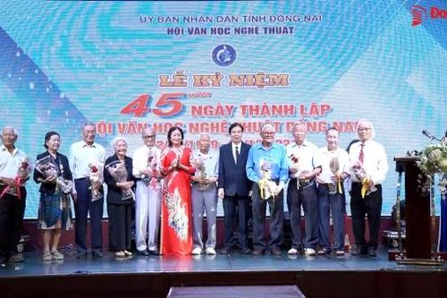 Hội Văn học Nghệ thuật Đồng Nai kỷ niệm 45 năm thành lập