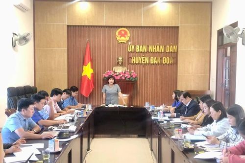Đak Đoa: 42/148 hộ hỗ trợ nhà ở, đất ở được cấp giấy CNQSDĐ