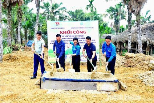Góp sức trẻ thực hiện dân vận khéo