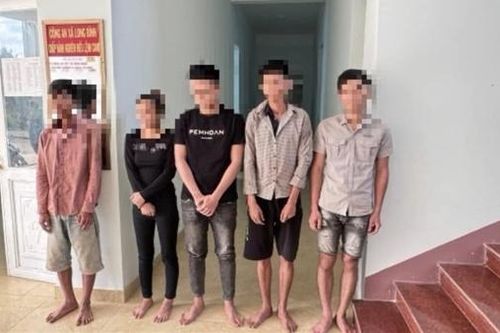 Tụ tập tại nhà riêng tổ chức sử dụng trái phép chất ma túy, tàng trữ súng cồn