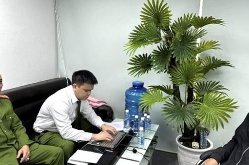 Bắt quả tang doanh nghiệp khai thác và kinh doanh nước ngầm trái phép