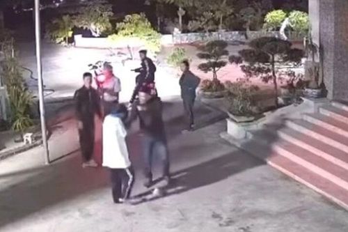 Nguyên nhân nữ sinh lớp 12 ở Hải Dương bị bố và chú ruột đánh nhập viện