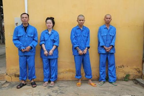 Tây Ninh: Bắt nhiều đối tượng mua bán và sử dụng ma túy tại nhà