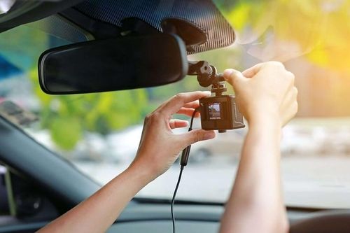 Những lợi ích của camera hành trình ô tô