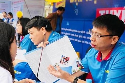 Thầy cô ở Đại học đưa ra lời khuyên giúp học sinh cuối cấp lựa chọn ngành học phù hợp