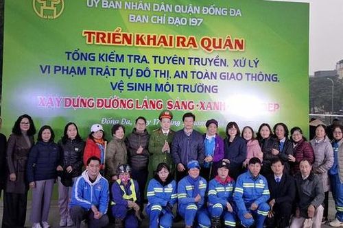 Hà Nội: Ra quân tổng kiểm tra, xử lý vi phạm trên tuyến đường Láng