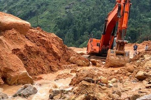 Chiều tối nay sẽ thông một làn xe trên đường đèo Khánh Lê