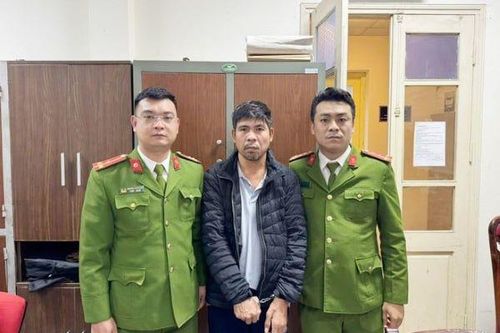 Tên trộm khai man tên tuổi vẫn bị lộ chân tướng tội phạm trốn truy nã