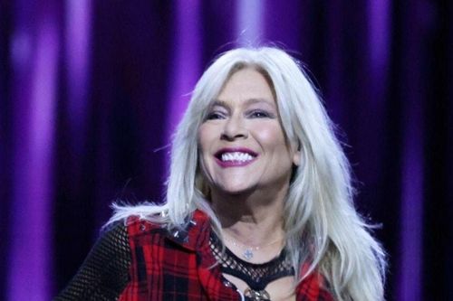Nghệ sĩ Samantha Fox phấn khích khi đến Việt Nam biểu diễn