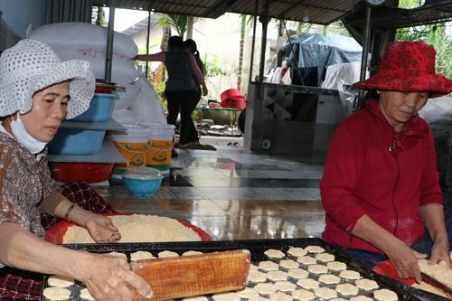 Quảng Ngãi: làng nghề 'bánh quê' rộn ràng vụ Tết
