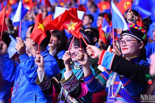 Sắc màu 54 dân tộc hội tụ tại 'ngày hội lớn' của thanh niên Việt Nam