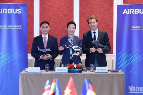 Boeing và Airbus 'chào hàng' nhiều dòng máy bay tại Triển lãm Quốc phòng quốc tế Việt Nam 2024